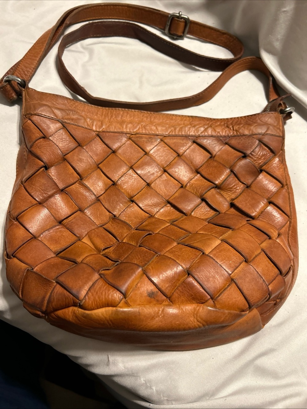 Vilenca Woven Leather Shoulder Bag in Cognac